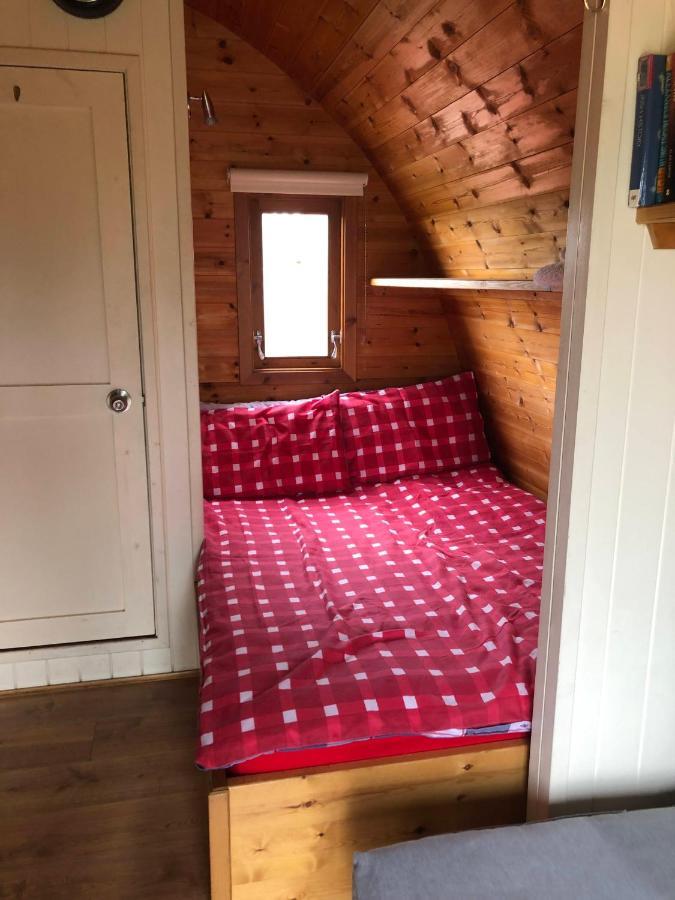 The Rainbow Pod Villa Milltown Malbay Buitenkant foto