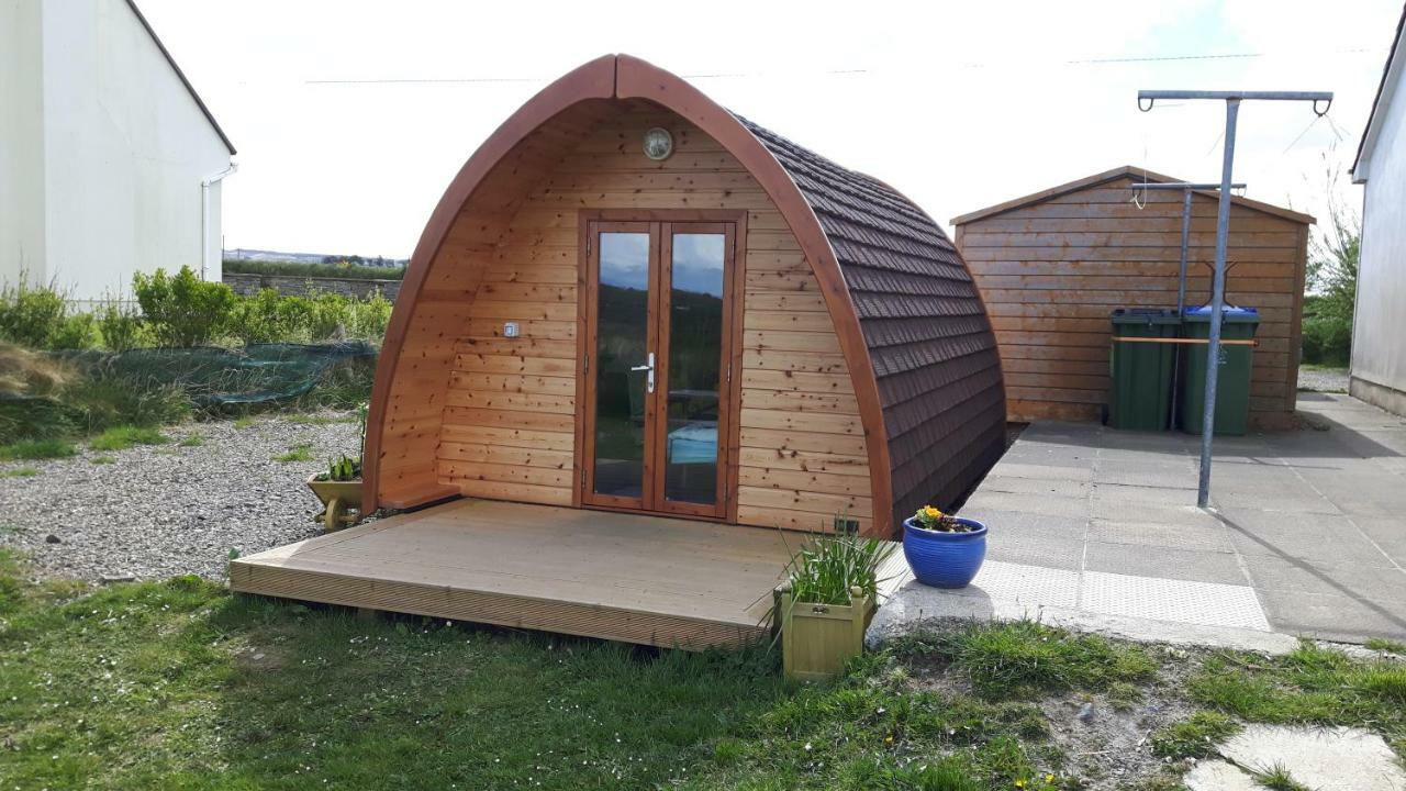 The Rainbow Pod Villa Milltown Malbay Buitenkant foto