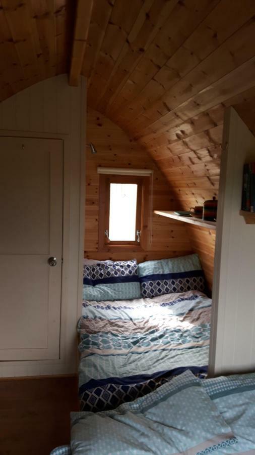 The Rainbow Pod Villa Milltown Malbay Buitenkant foto
