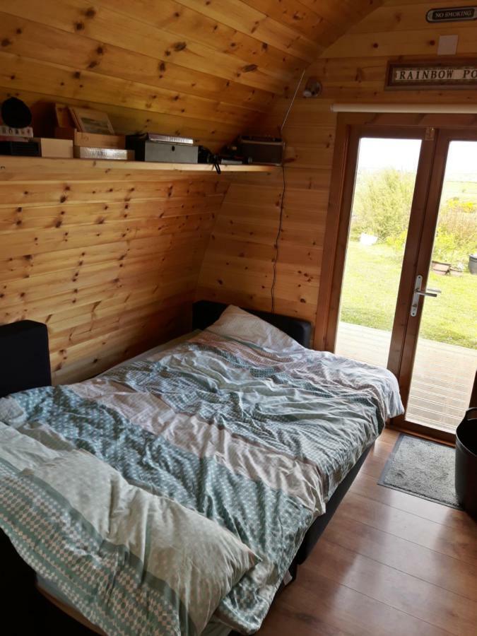 The Rainbow Pod Villa Milltown Malbay Buitenkant foto
