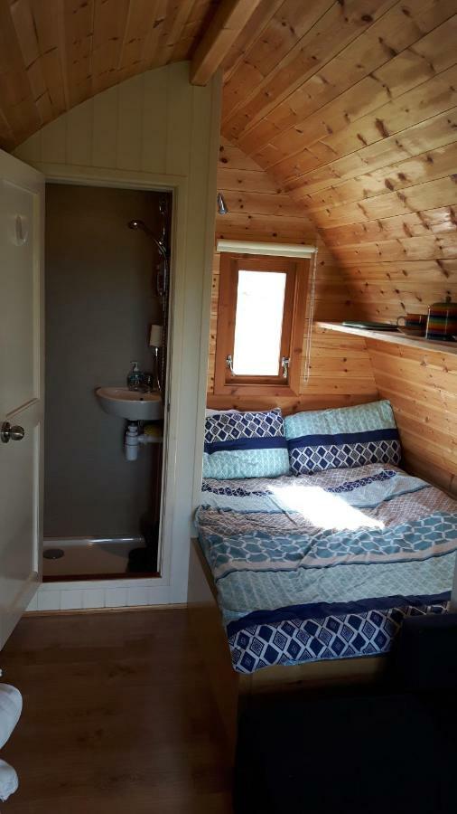 The Rainbow Pod Villa Milltown Malbay Buitenkant foto
