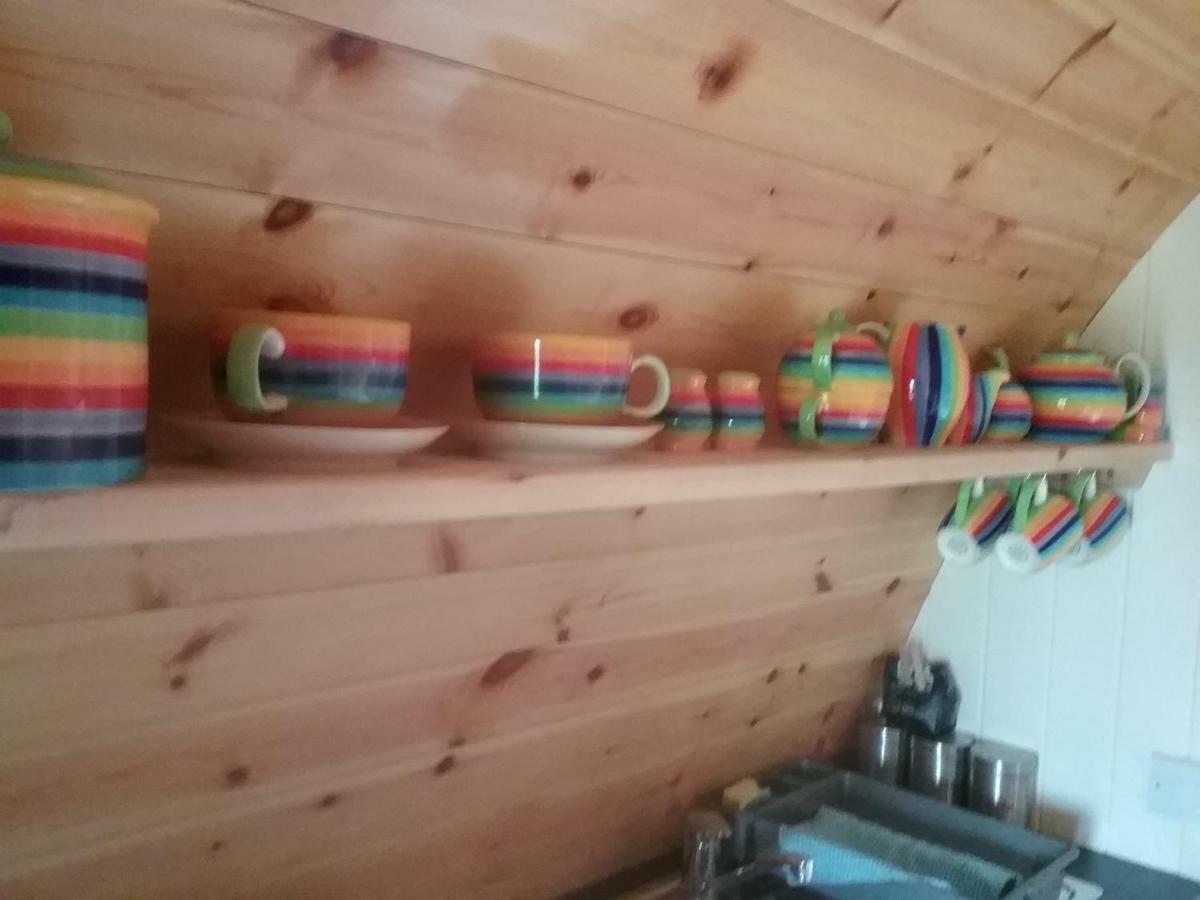 The Rainbow Pod Villa Milltown Malbay Buitenkant foto