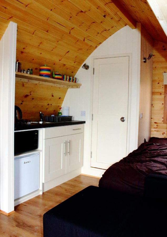 The Rainbow Pod Villa Milltown Malbay Buitenkant foto