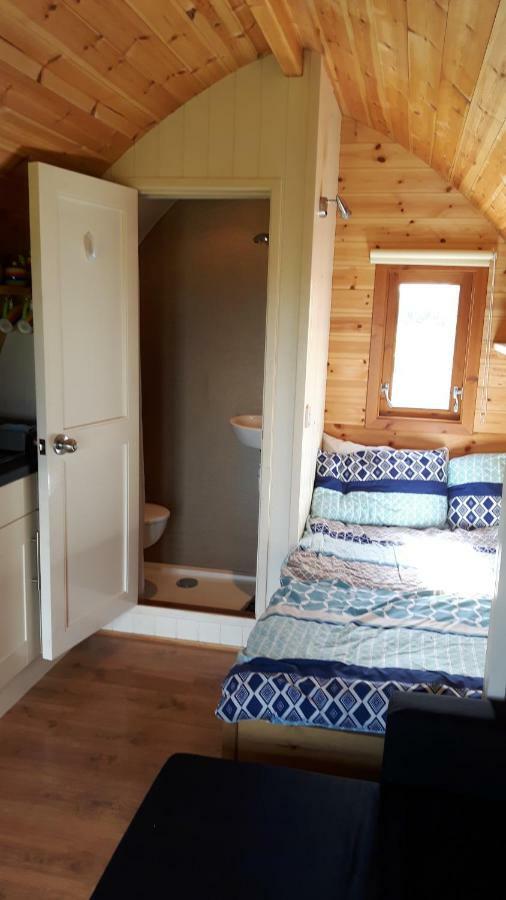 The Rainbow Pod Villa Milltown Malbay Buitenkant foto