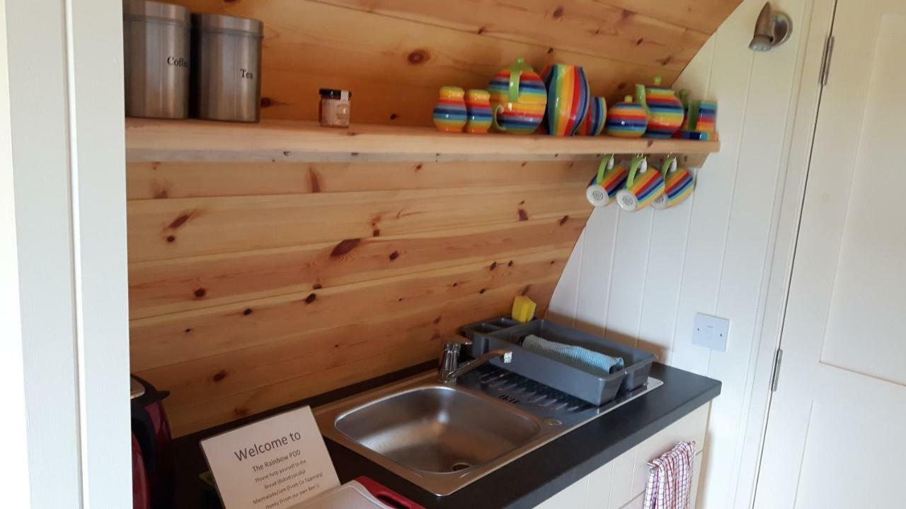 The Rainbow Pod Villa Milltown Malbay Buitenkant foto