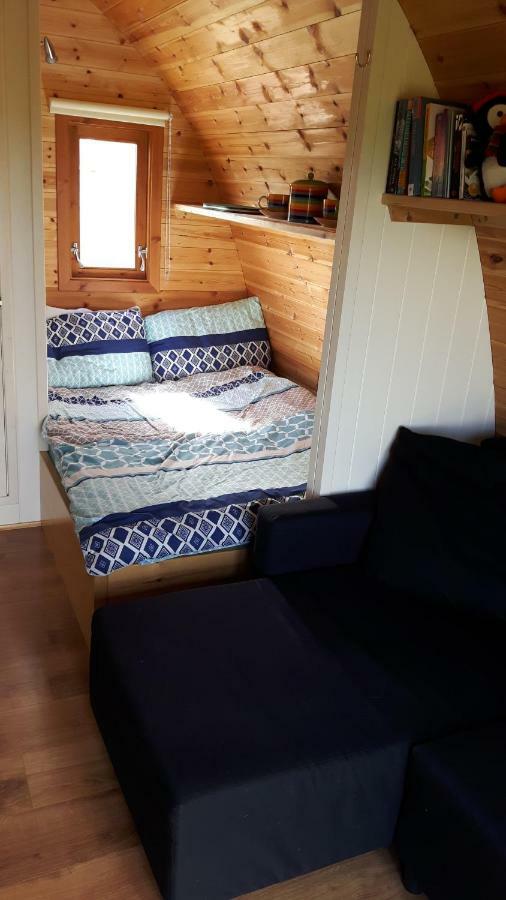 The Rainbow Pod Villa Milltown Malbay Buitenkant foto