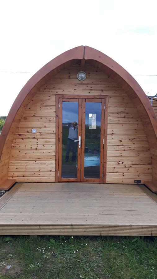 The Rainbow Pod Villa Milltown Malbay Buitenkant foto