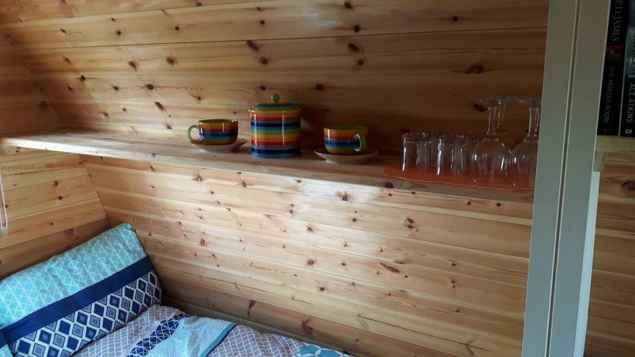 The Rainbow Pod Villa Milltown Malbay Buitenkant foto