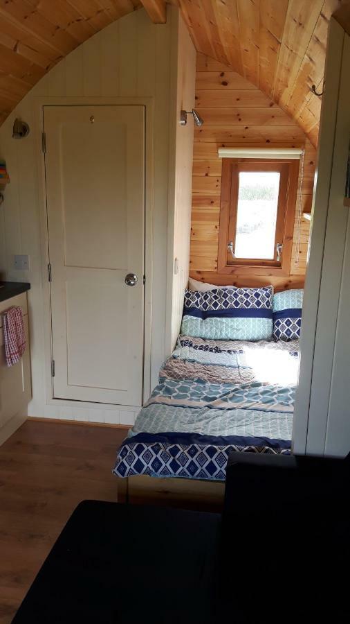 The Rainbow Pod Villa Milltown Malbay Buitenkant foto