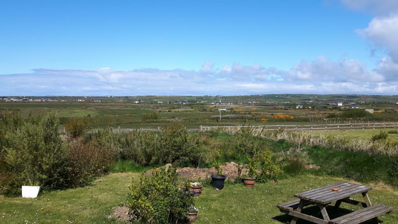 The Rainbow Pod Villa Milltown Malbay Buitenkant foto