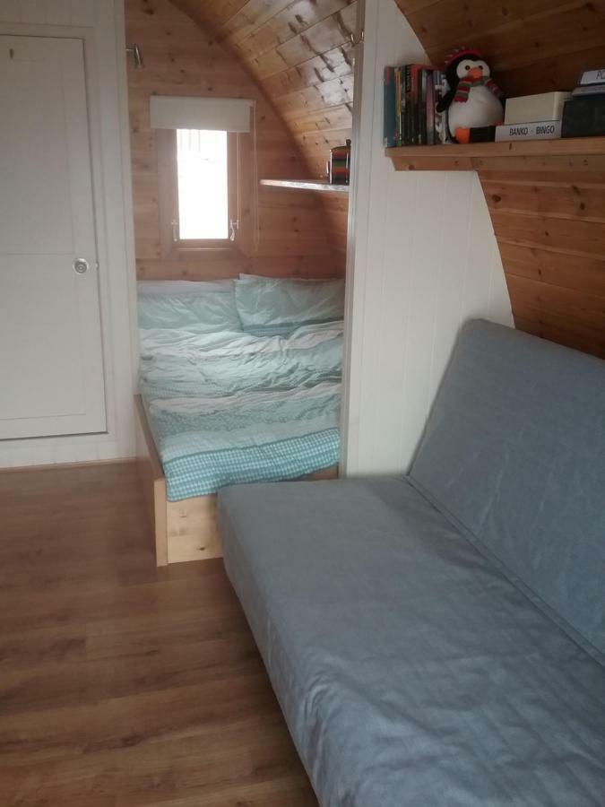 The Rainbow Pod Villa Milltown Malbay Buitenkant foto